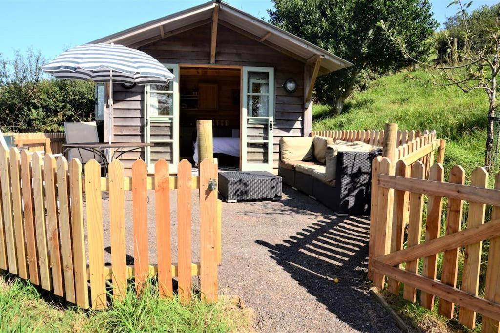 Woolcombe Cabin East Allington Exteriör bild