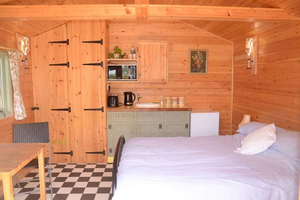 Woolcombe Cabin East Allington Exteriör bild